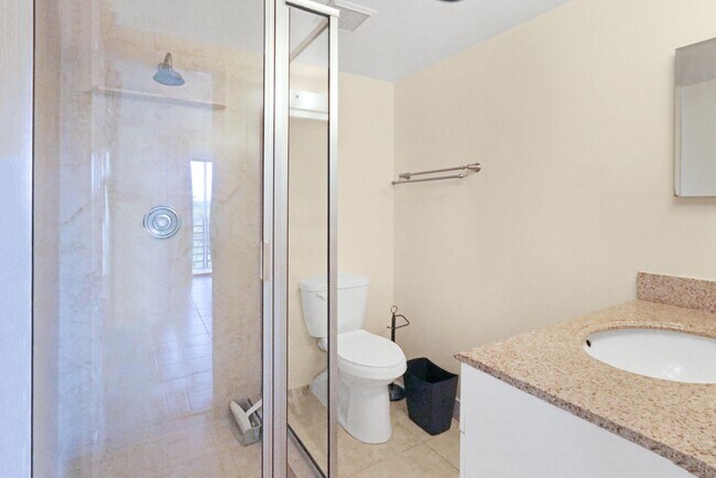 Building Photo - 717 S US Hwy 1