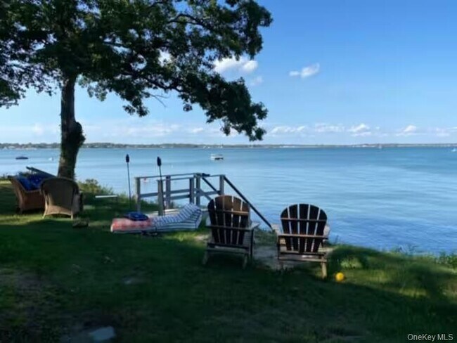 Building Photo - 2662 Paradise Shores Rd