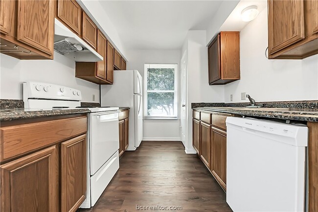 Building Photo - 1201 Autumn Cir