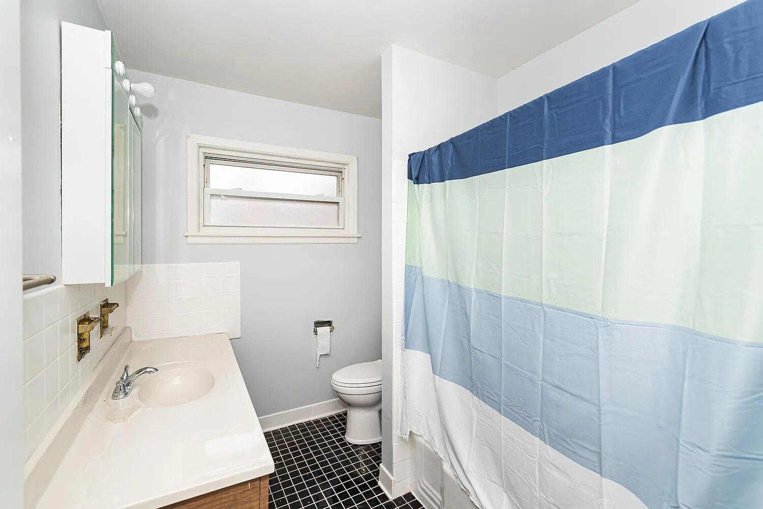 Building Photo - 9543 Sumac Rd