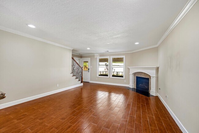 Building Photo - 5703 Basswood Dale Dr
