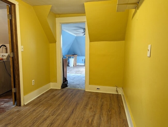 Building Photo - 39 Perry Ave