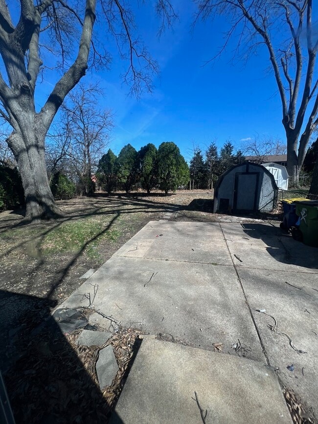 Building Photo - 11117 Florence Ave