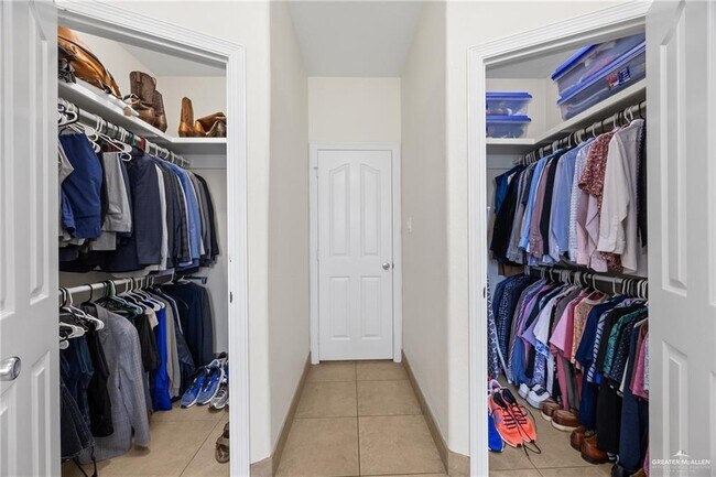 Building Photo - 29 Sun Chase St