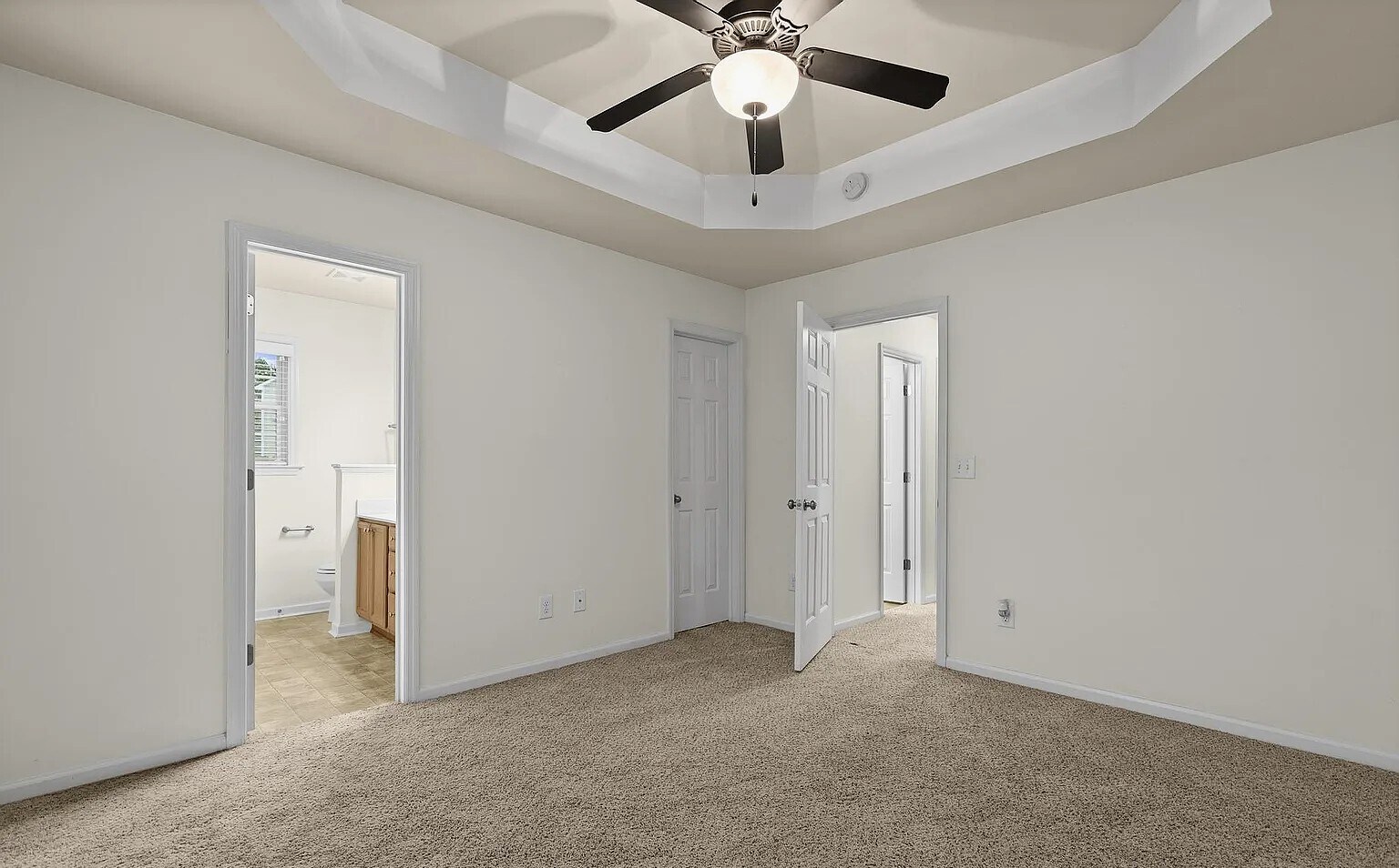 Building Photo - 1003 Wt Whitehead Dr