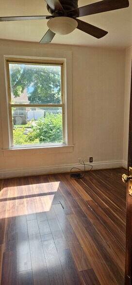 Building Photo - 129 N Bergan Ave