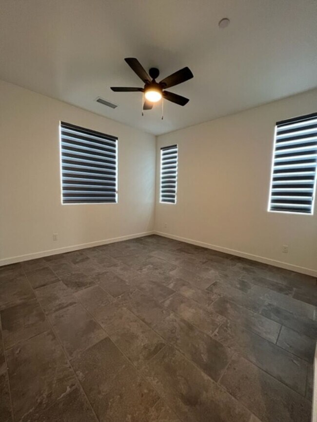 Building Photo - Beautiful 3-Bedroom 2-Bath in Tesoro Viejo