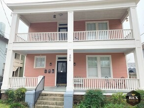 Building Photo - 206 Third Street - Zulueta
