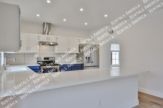 Building Photo - Stunning Remodeled Home in Richmond Shores...