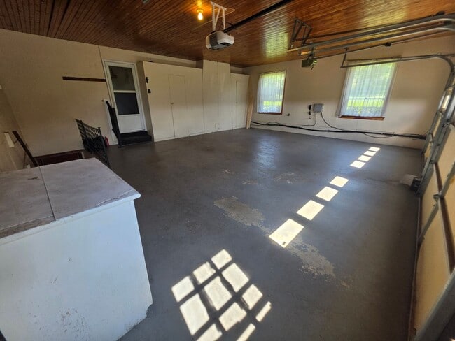 Building Photo - 2213 Allibone Rd