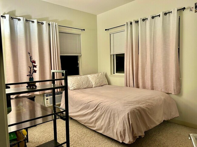 Building Photo - NAPIILI VILLAS 3 BEDROOM 2 BATH UNFURNISHE...