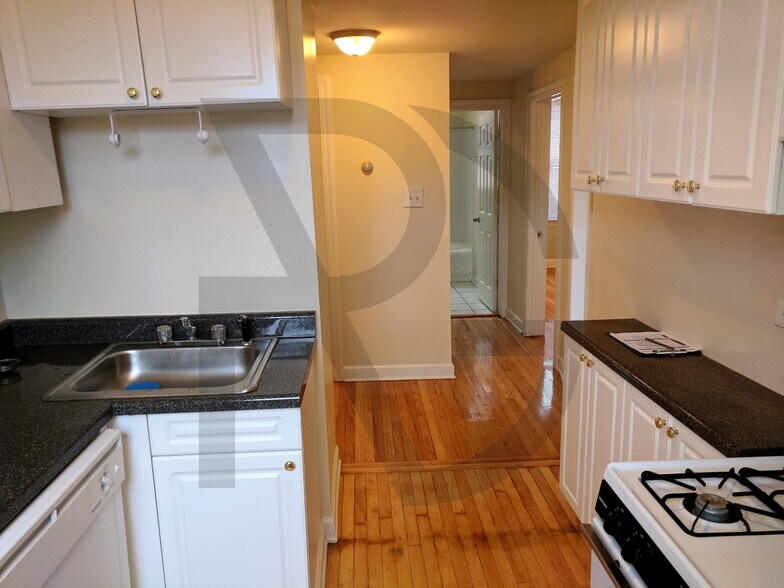 Building Photo - 540 W Aldine Ave