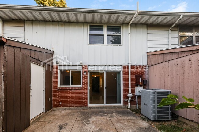 Building Photo - 7757 Mt Hood