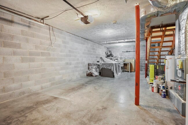 Building Photo - 644 Beaverview Dr