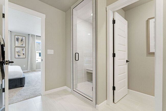 Building Photo - 6812 NE 131st Way