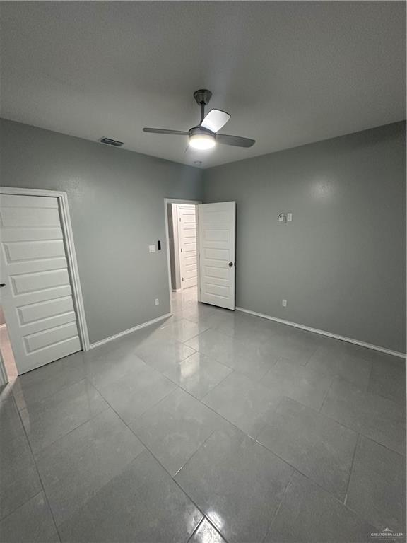 Building Photo - 2409 W Hackberry Ave