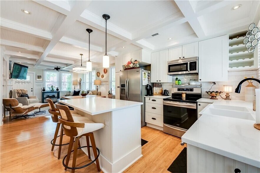 Building Photo - 45 Mortimer St SE