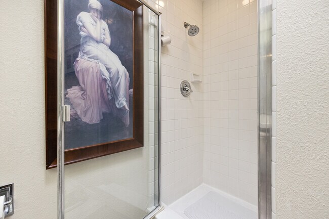 Building Photo - 17 Mission Ct