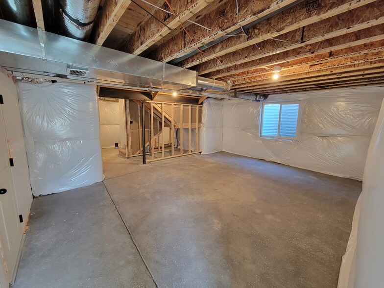 Building Photo - 2067 Moon Rise Dr