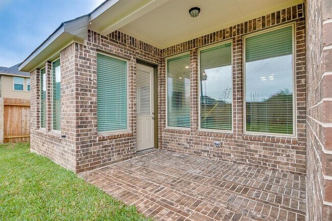 Building Photo - 14619 Birchwood Falls Trail