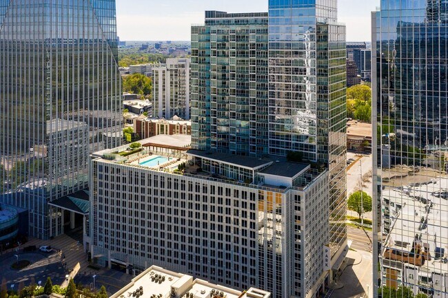 Building Photo - 10 Terminus Luxury 2 Bedroom Condo in Heart of Buckhead