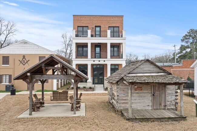 Building Photo - 12040 Forrest St