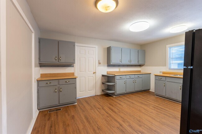 Building Photo - 1421 Rison Ave NE