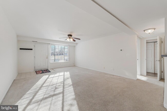Building Photo - 1417 N Van Dorn St