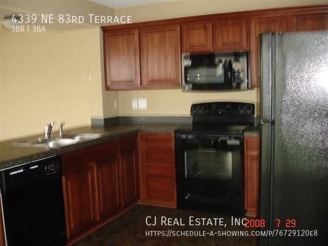 Building Photo - 4339 NE 83rd Terrace