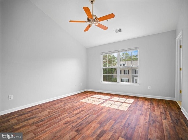Building Photo - 44163 Azalea Ct