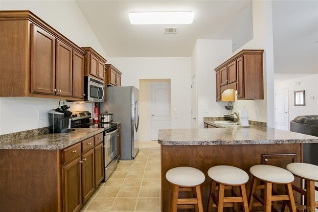 Building Photo - 8770 Kennedy Dr