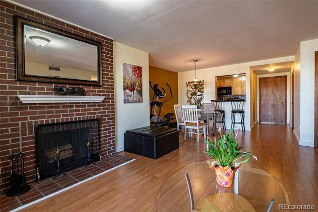 Building Photo - 800 N Pearl St