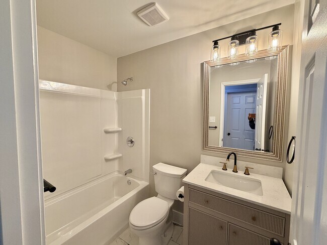 Building Photo - 5958 Scottsdale Dr