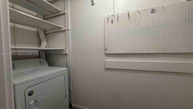 Building Photo - 6473 SW 19th St