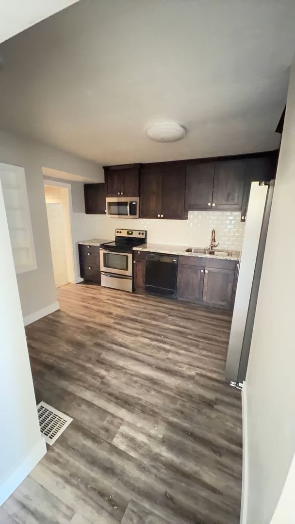 Building Photo - 4 Bed / 2.5 Bath Home in Kearns