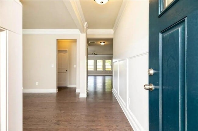 Building Photo - 695 Country Ridge Dr