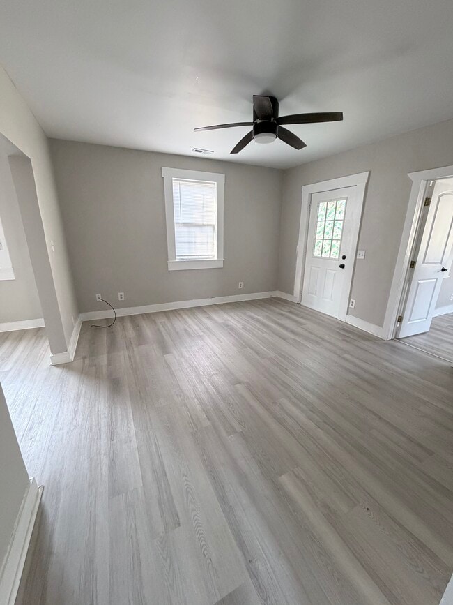 Building Photo - 720 S Apperson Way