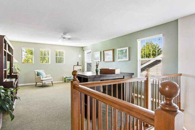 Building Photo - Spacious 4 Bed, 3 Bath House in Johnstown!