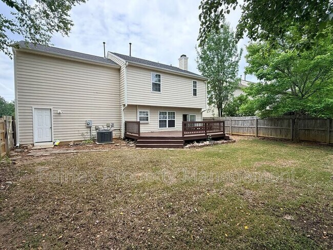 Building Photo - 201 Ridge Lake Dr