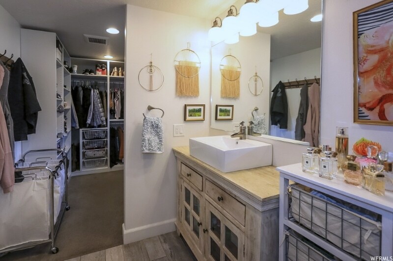 Building Photo - 3005 S Jonetta Dr