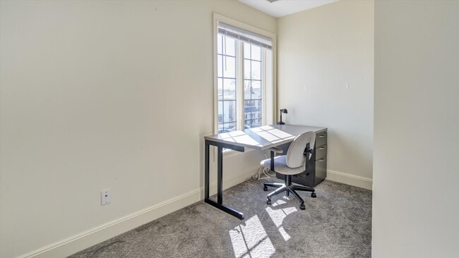 Building Photo - 148 Main St