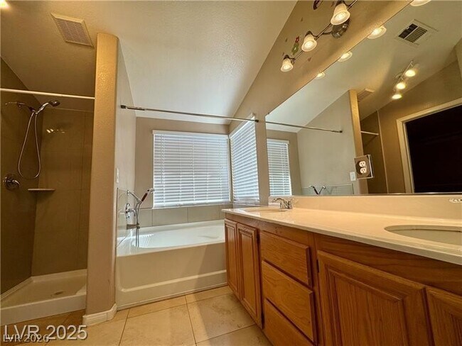 Building Photo - 3667 Spring Willow Ct