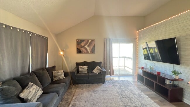 Building Photo - 78 Grassmire Dr