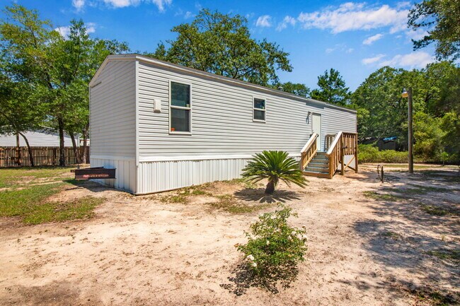 Building Photo - 396 Peachtree Cir