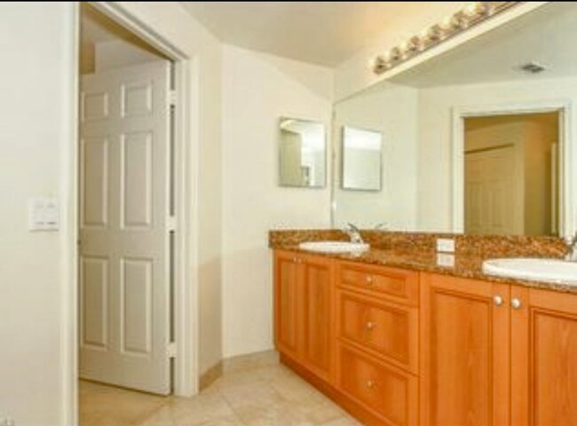 Building Photo - 20230 Estero Gardens Cir