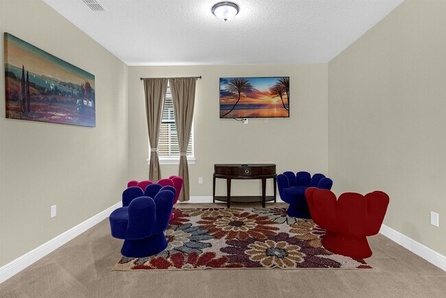 Building Photo - 561 Lasso Dr