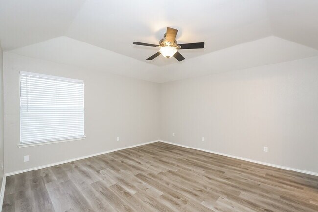 Building Photo - 10229 Winkler Dr