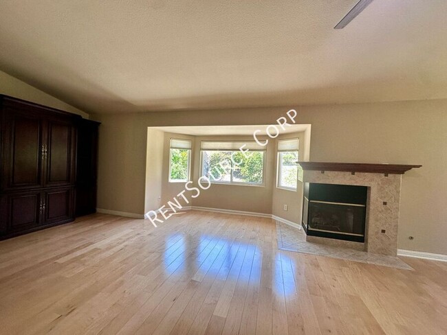 Building Photo - 25341 Irving Ln