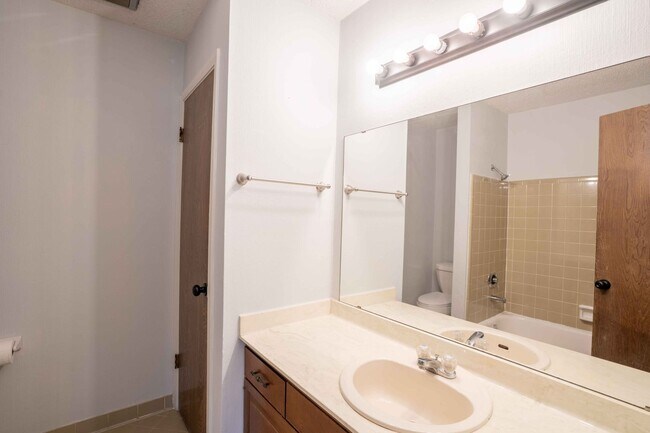 Building Photo - S Joplin Ave Duplex