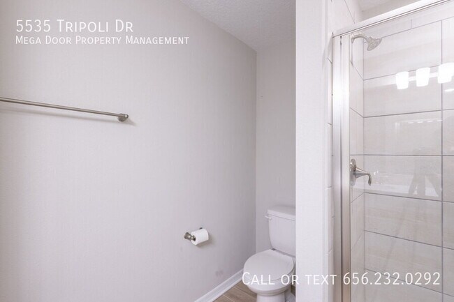 Building Photo - 5535 Tripoli Dr